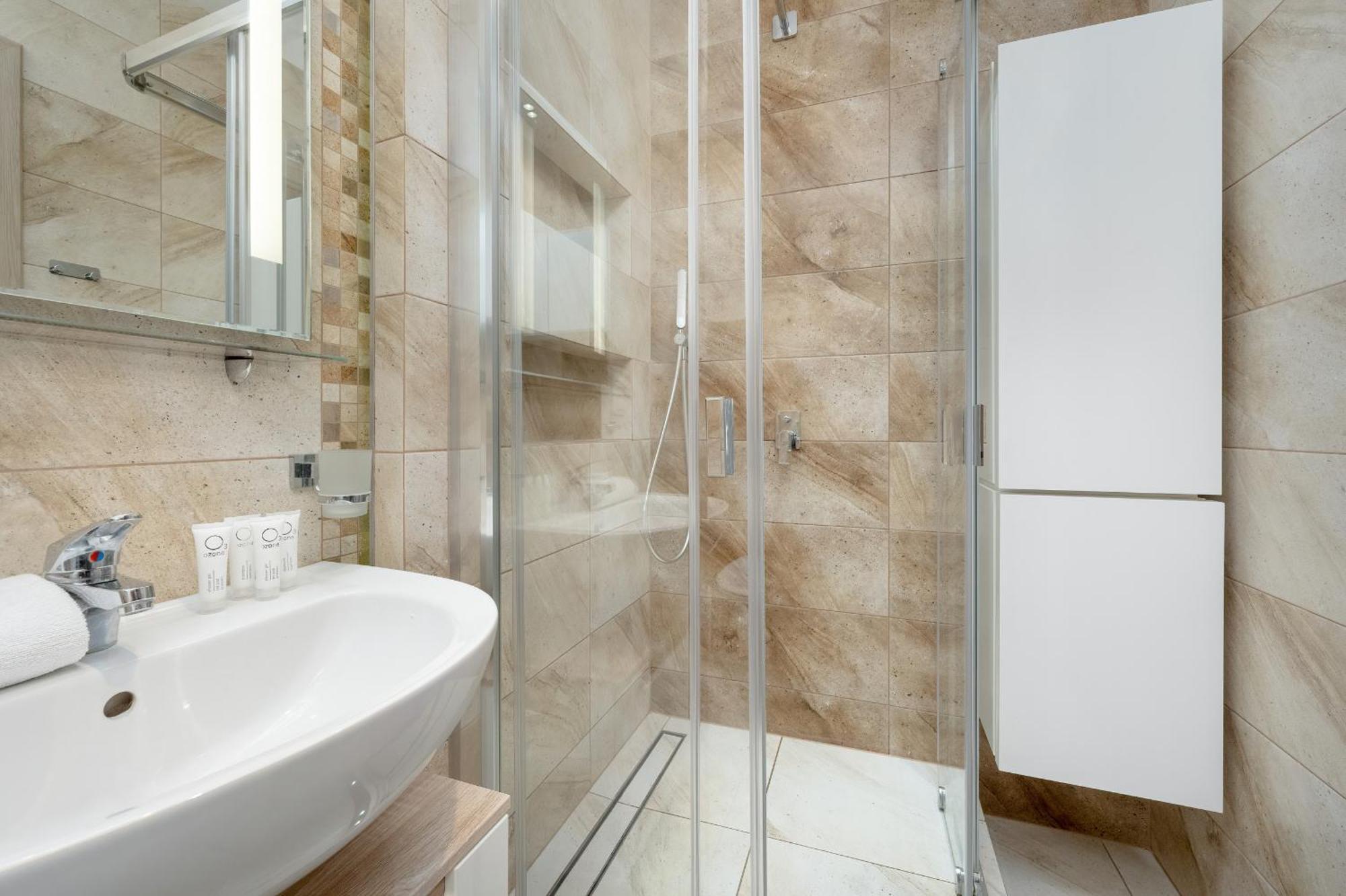 Beautiful With A Spacious Balcony In By Renters